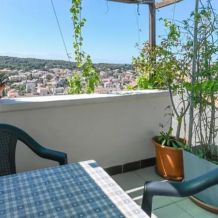 Apartment Cozy In Center Mali Losinj