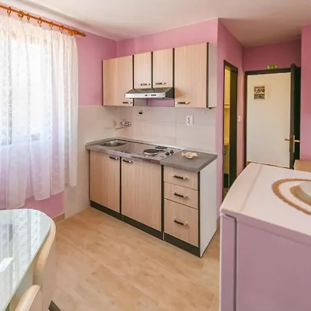 Apartment Cozy In Center Mali Losinj